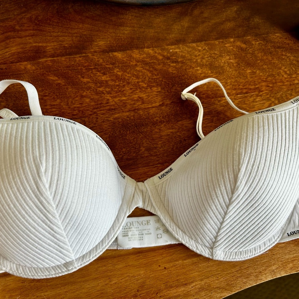 Lounge White Ribbed Underwire t-shirt Bra with Adjustable Straps NWOT